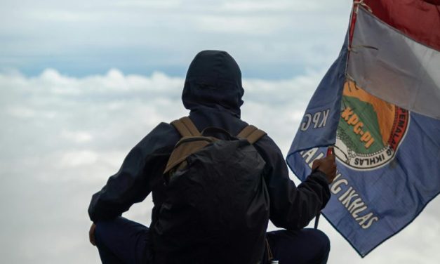 Membangun Jejak Kepemimpinan